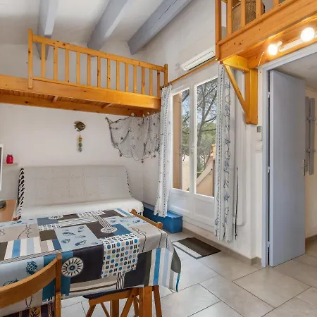 Studio For 4 *